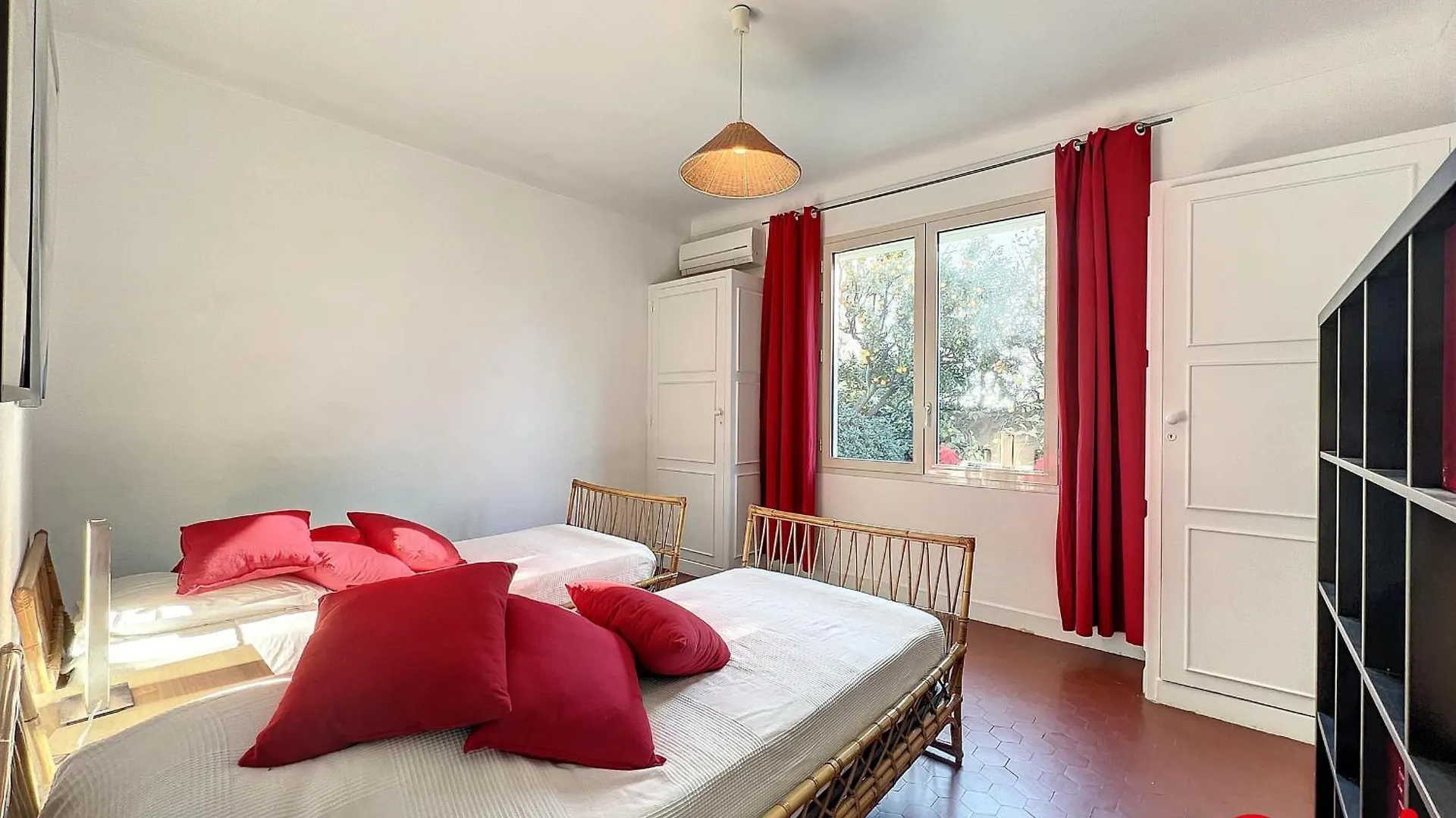 Villa Spacieuse Et Calme Pres Des Plages Avec Jardin, Terrasse, Wifi Et Climatisation - Fr-1-647-32 Menton 0*,  France